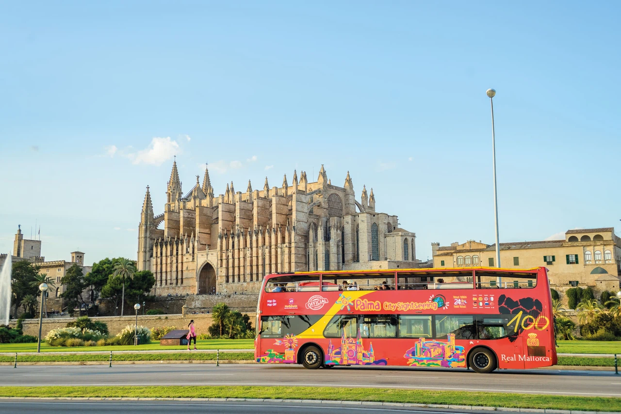 Bus + 8 Attractions + Boat